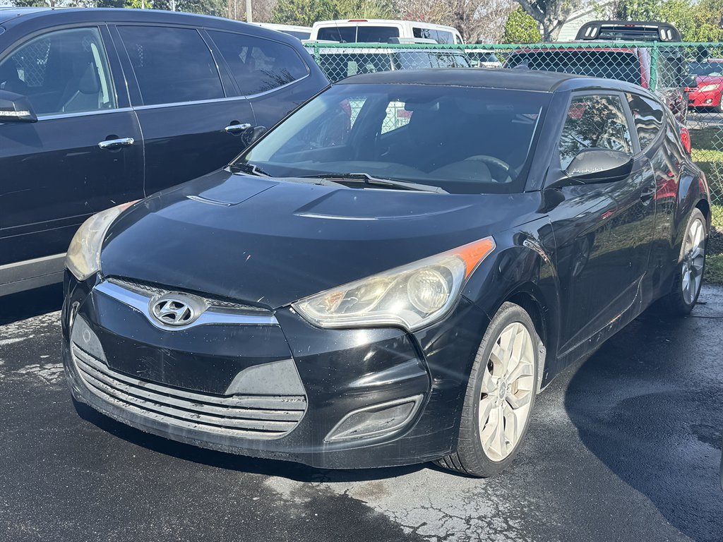 2013 Hyundai Veloster Base's photo
