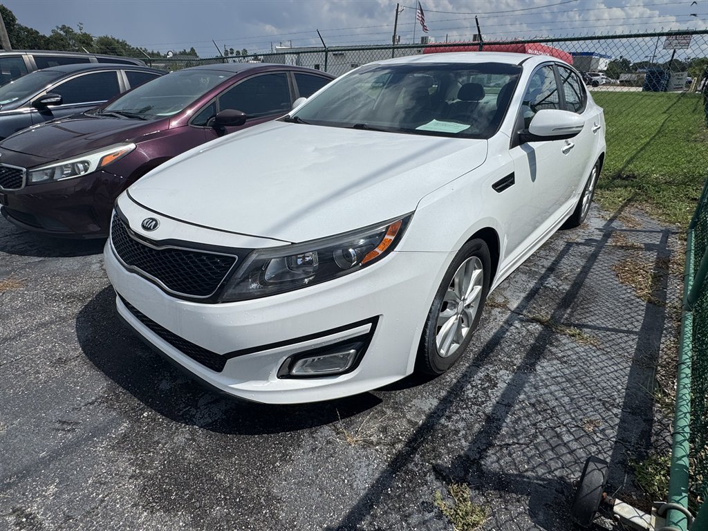 2015 Kia Optima LX's photo