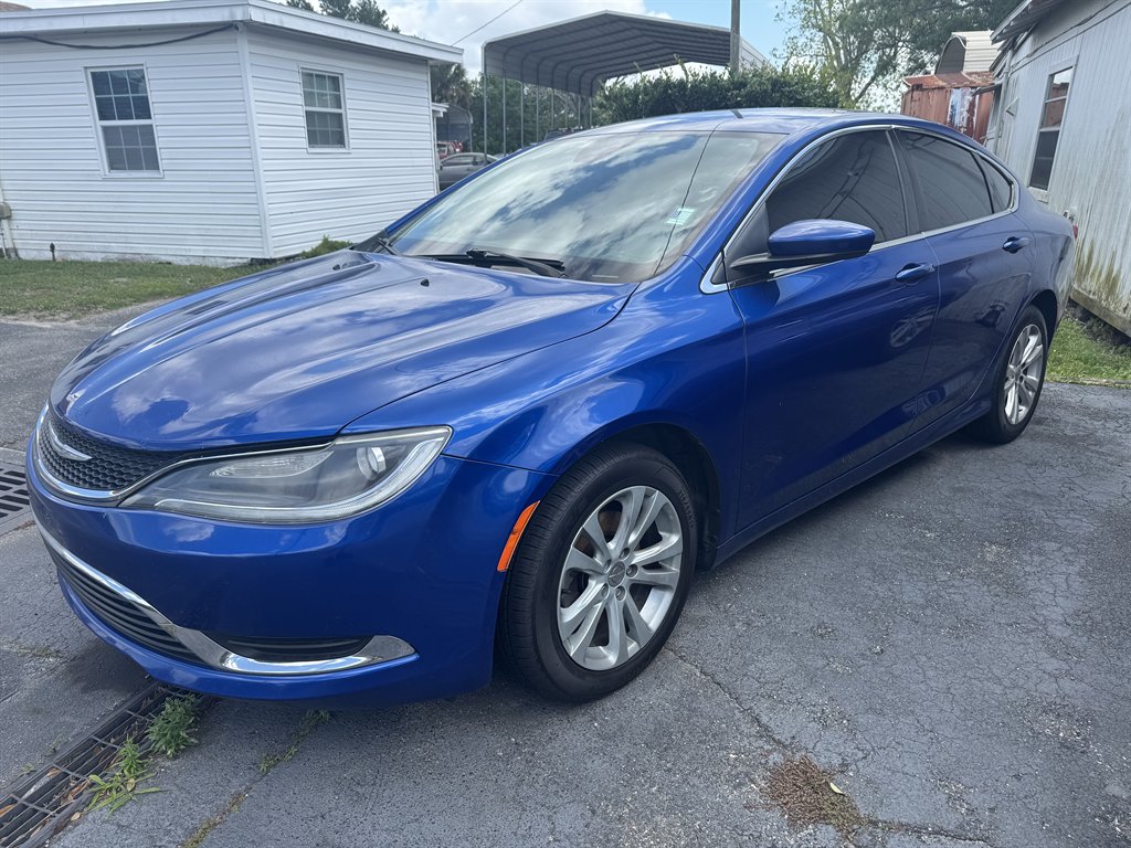 2015 Chrysler 200 Limited's photo
